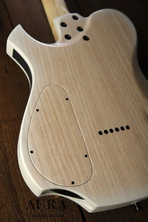 Gitara Aura Baritone Winter detail 2